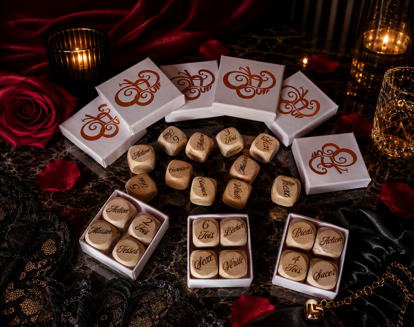 Boîte de dés érotique pour jeu coquin adulte, action ou vérité, gages, sexe, seins, suce. En bois. Made in France.