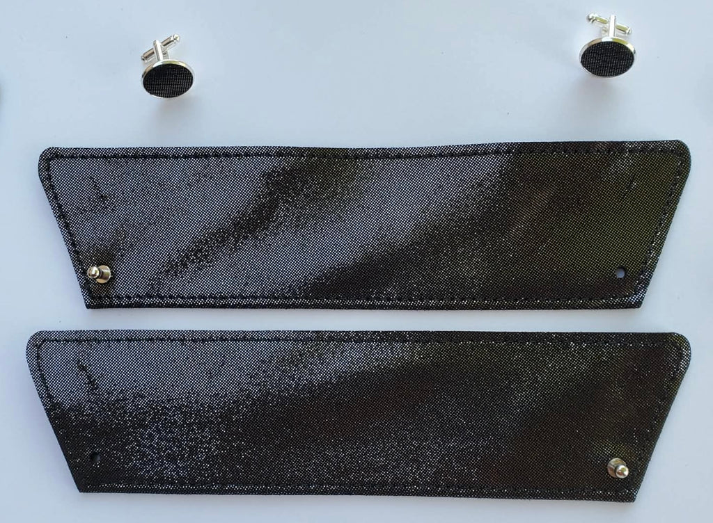manchettes Ohouii en cuir  de couleur noir pailleté avec leur bouton de col et leur bouton de manchettes. 